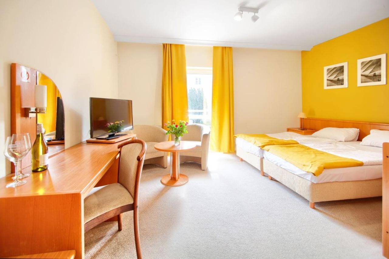 Taaakaryba Hotel Kolobrzeg Ngoại thất bức ảnh
